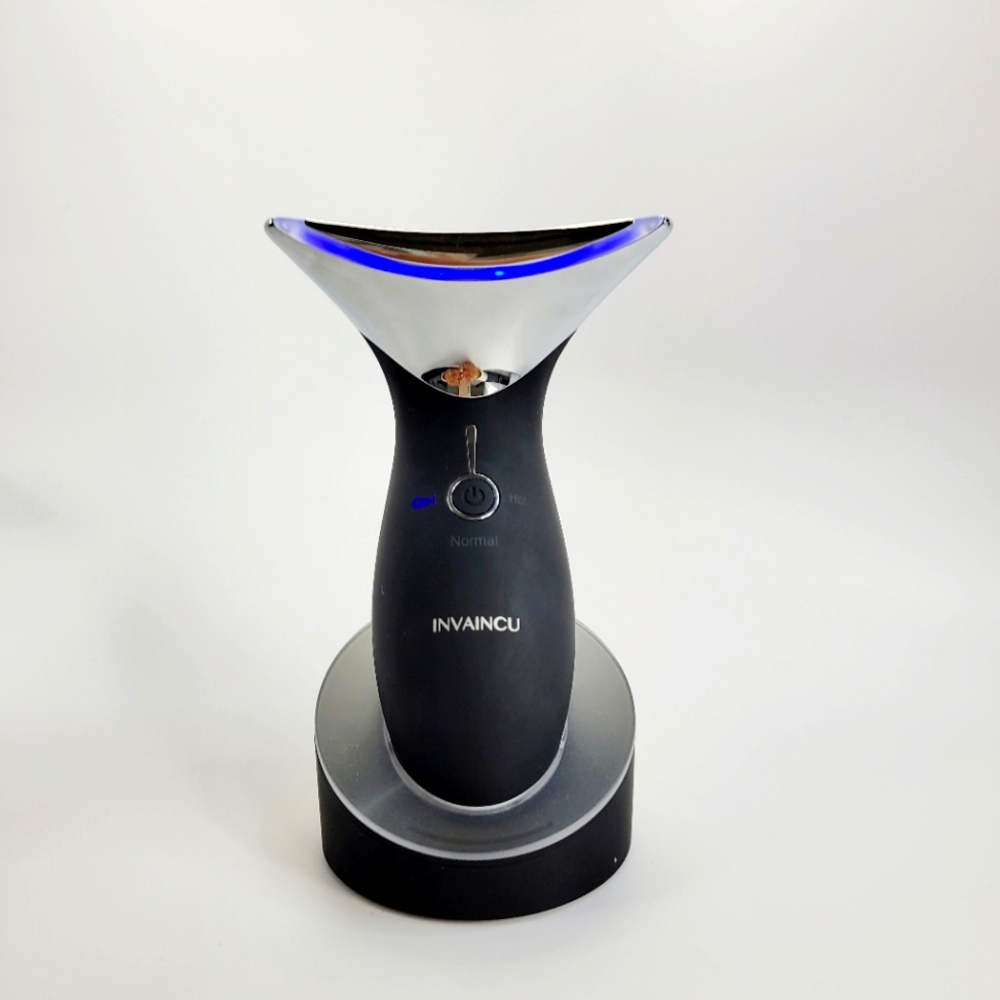 INFINI Infrared led device for the face and neck